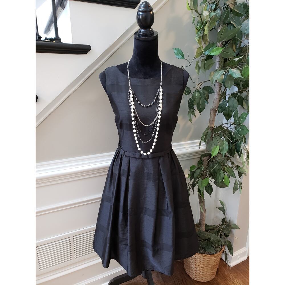 Taylor Dress Women’s 8 Black Fit & Flare Sleeveless Party Cocktail Belted